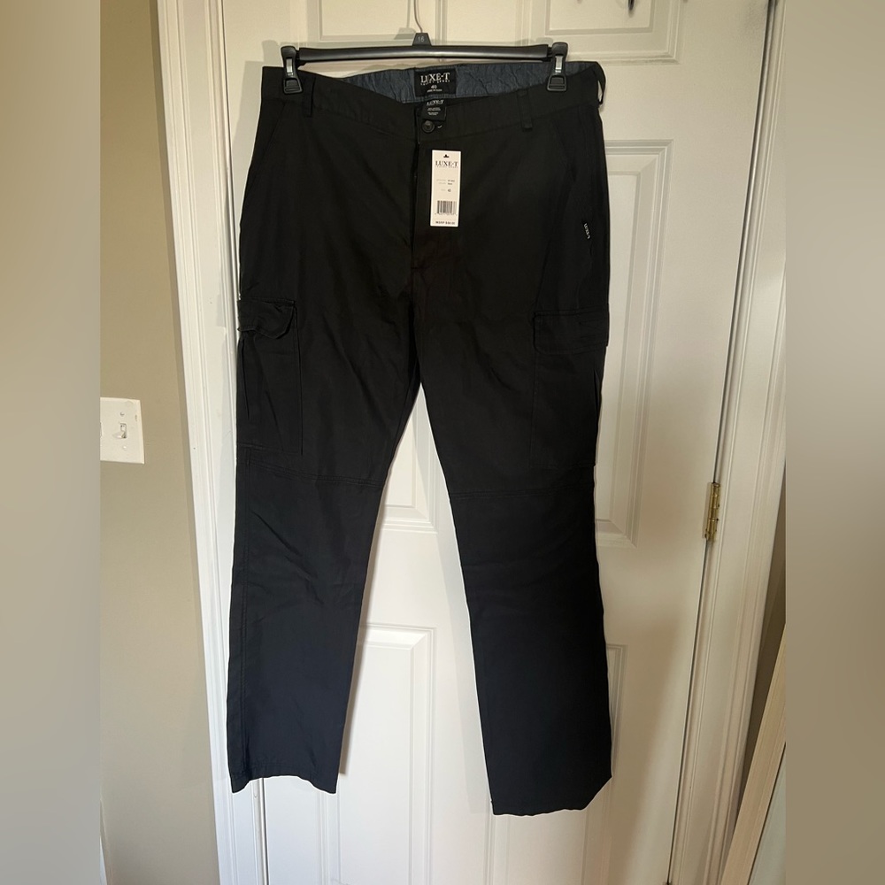 Luxe-T cargo pants size 40 NWT